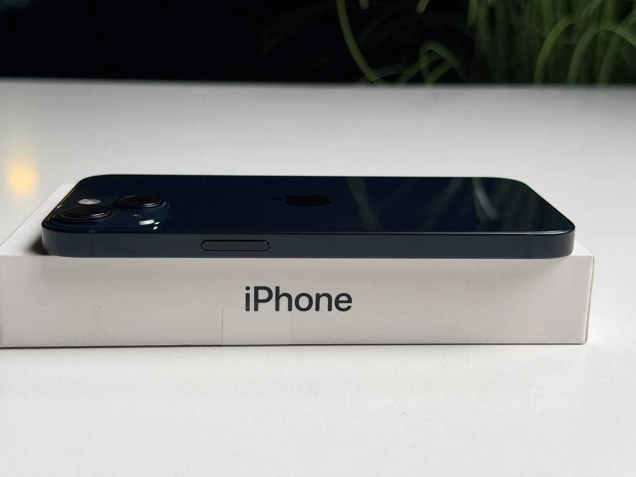 ВЖИВАНИЙ Б/У Apple iPhone 13 256GB Midnight (MLMU3, MLQ63) - Состояние: хороший | Аккумулятор: 100% | Комплектация: полный | Гарантия: 3 мес.