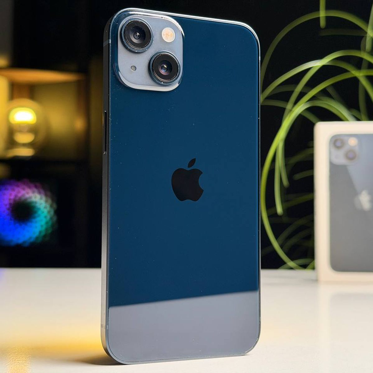 ВЖИВАНИЙ Б/У Apple iPhone 13 256GB Midnight (MLMU3, MLQ63) - Состояние: хороший | Аккумулятор: 100% | Комплектация: полный | Гарантия: 3 мес.