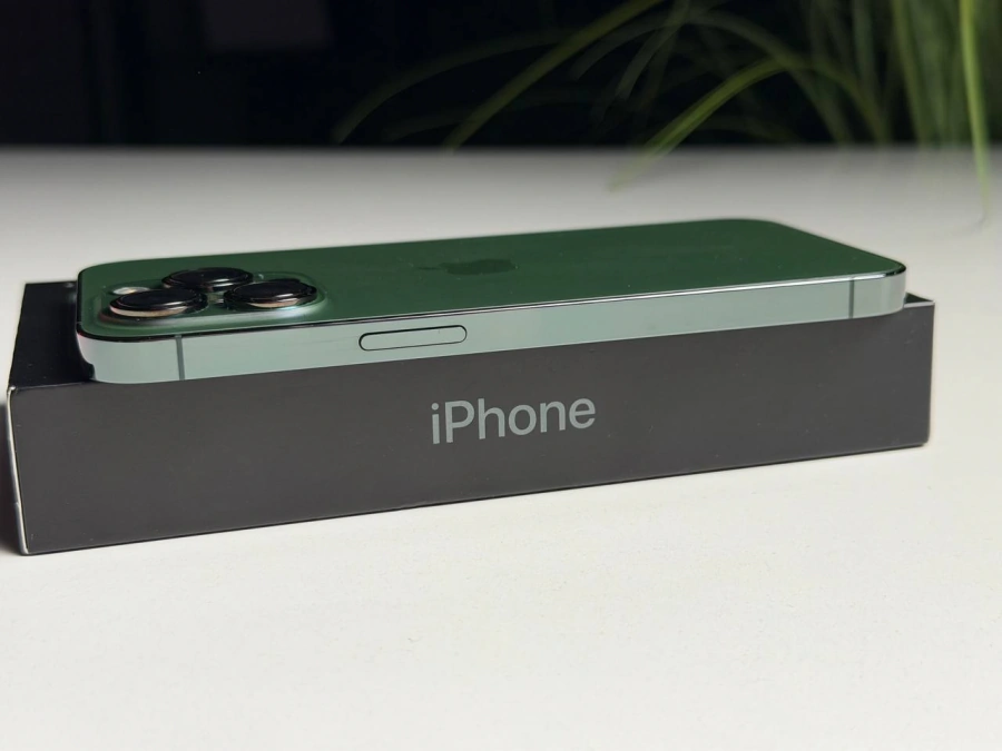 ВЖИВАНИЙ Б/У Apple iPhone 13 Pro 256GB Alpine Green (MNDU3, MNE33) - Стан: гарний | Акумулятор: 100% | Комплектація: повний | Гарантія: 3 міс.