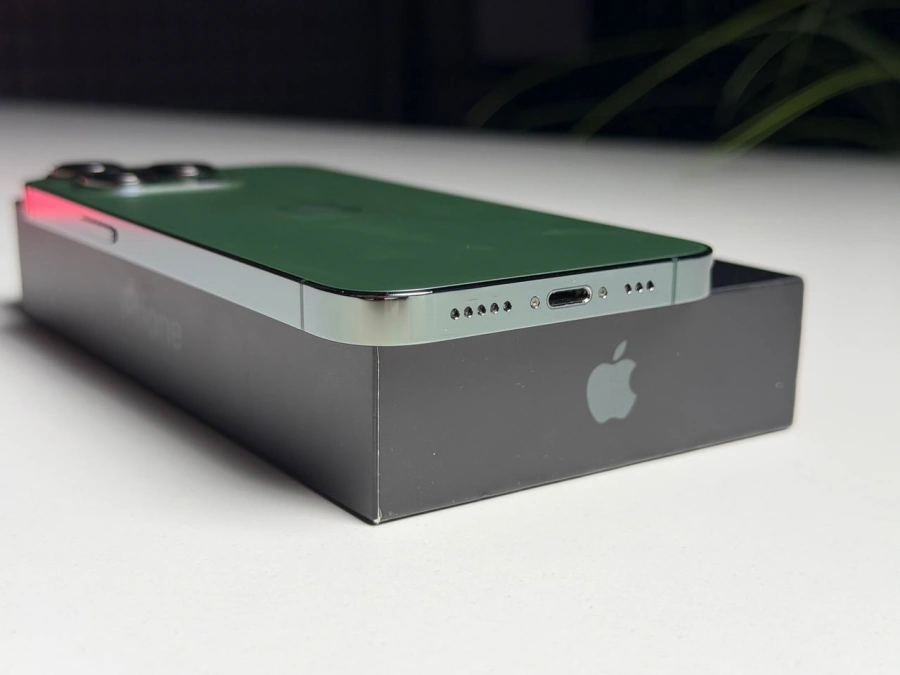 ВЖИВАНИЙ Б/У Apple iPhone 13 Pro 256GB Alpine Green (MNDU3, MNE33) - Стан: гарний | Акумулятор: 100% | Комплектація: повний | Гарантія: 3 міс.
