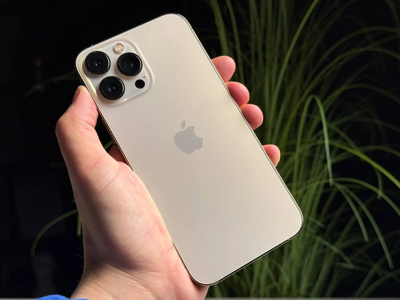 ВЖИВАНИЙ Б/У Apple iPhone 13 Pro Max 256GB Gold (MLKU3, MLLD3) - Состояние: хороший | Аккумулятор: 100% | Комплектация: полный | Гарантия: 3 мес.