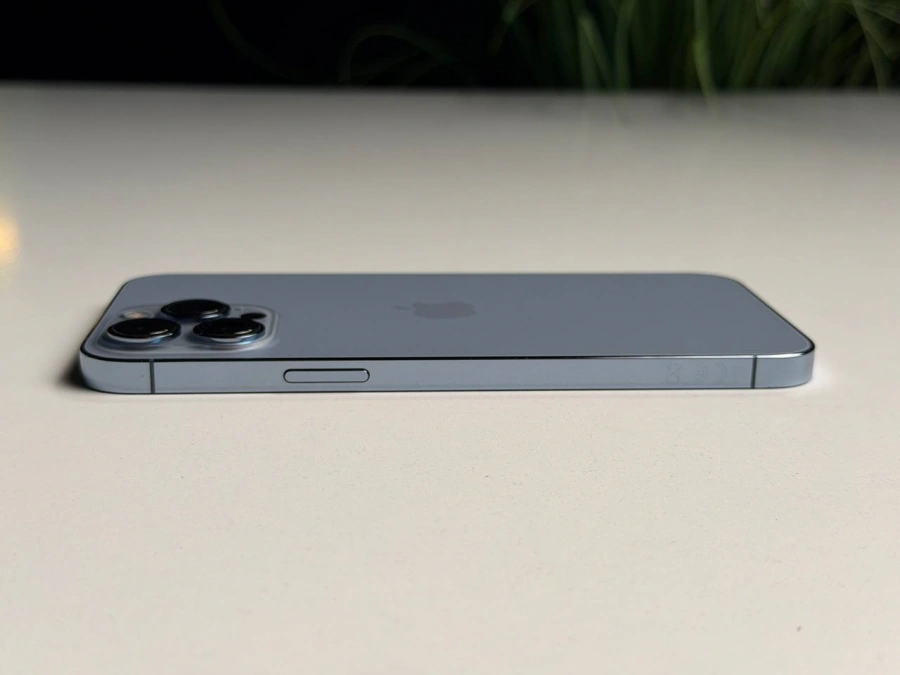 ВЖИВАНИЙ Б/У Apple iPhone 13 Pro Max 256GB Sierra Blue (MLKV3, MLLE3) - Стан: гарний | Акумулятор: 100% | Комплектація: iPhone, кабель | Гарантія: 3 міс.