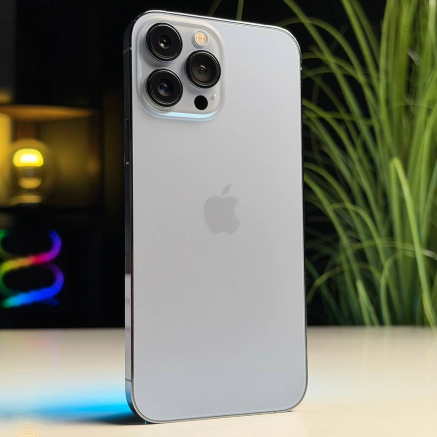 ВЖИВАНИЙ Б/У Apple iPhone 13 Pro Max 256GB Sierra Blue (MLKV3, MLLE3) - Стан: гарний | Акумулятор: 100% | Комплектація: iPhone, кабель | Гарантія: 3 міс.
