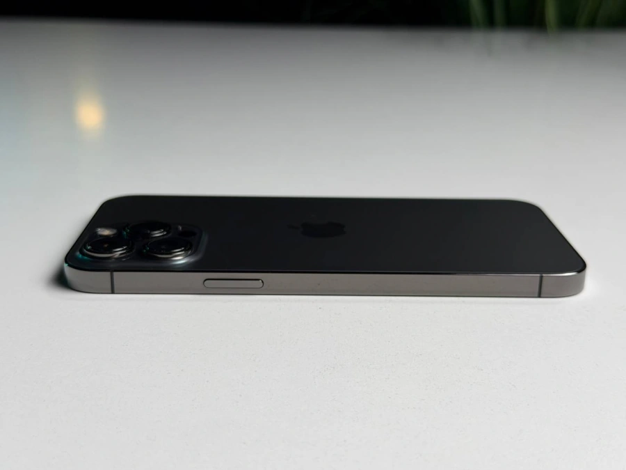 ВЖИВАНИЙ Б/У Apple iPhone 13 Pro Max 256GB Graphite (MLKR3, MLLA3) - Состояние: хороший | Аккумулятор: 100% | Комплектация: iPhone, кабель | Гарантия: 3 мес.