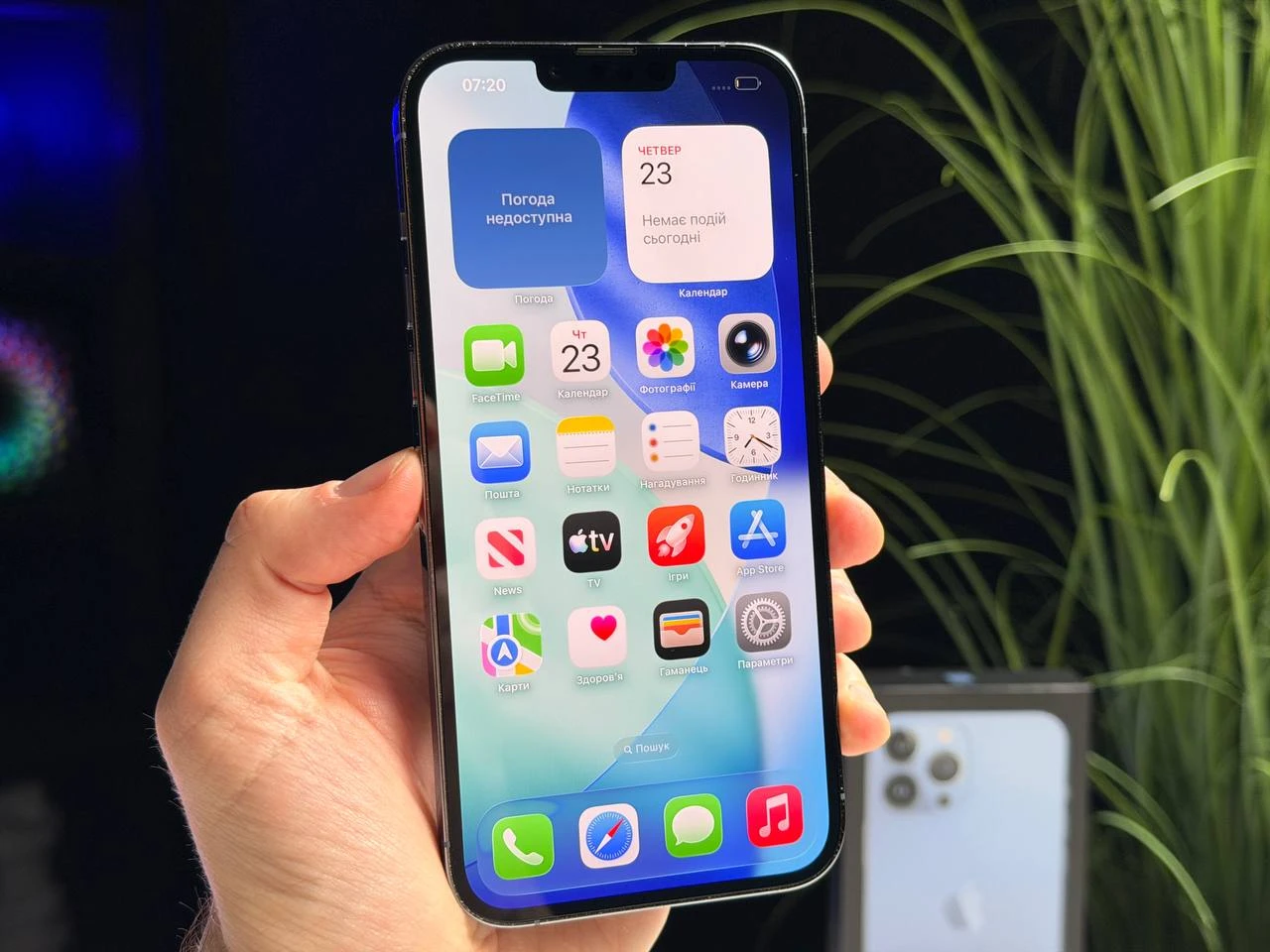 ВЖИВАНИЙ Б/У Apple iPhone 13 Pro Max 256GB Sierra Blue (MLKV3, MLLE3) - Состояние: хороший | Аккумулятор: 100% | Комплектация: полный | Гарантия: 3 мес.