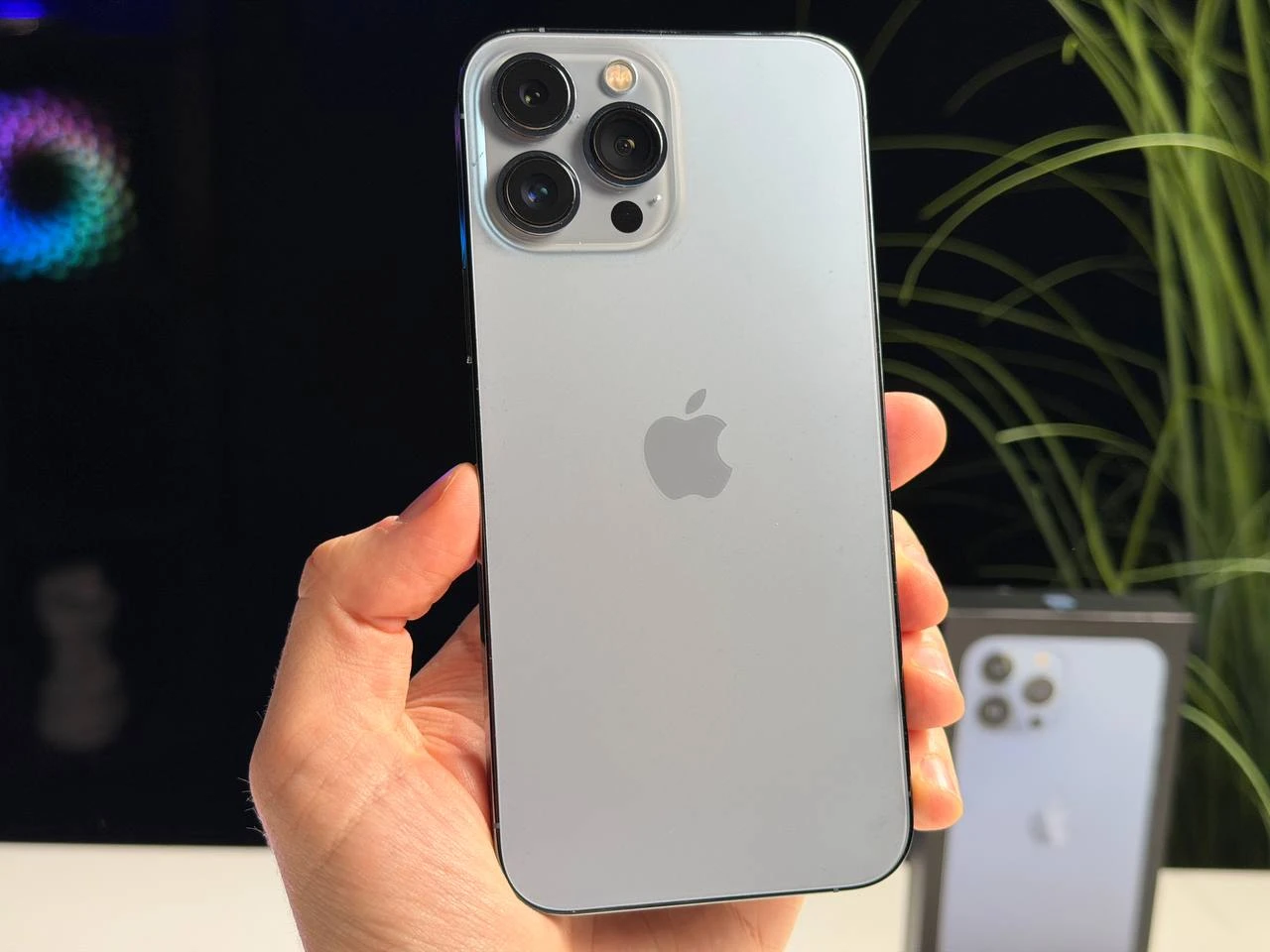 ВЖИВАНИЙ Б/У Apple iPhone 13 Pro Max 256GB Sierra Blue (MLKV3, MLLE3) - Состояние: хороший | Аккумулятор: 100% | Комплектация: полный | Гарантия: 3 мес.