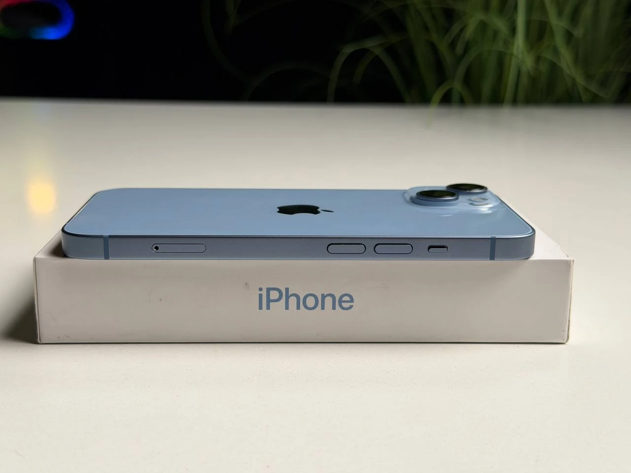 ВЖИВАНИЙ Б/У Apple iPhone 14 128GB Blue (MPVN3) - Состояние: хороший | Аккумулятор: 100% | Комплектация: полный | Гарантия: 3 мес.