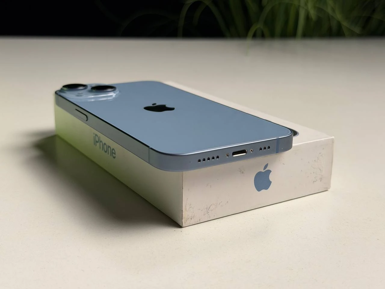 ВЖИВАНИЙ Б/У Apple iPhone 14 128GB Blue (MPVN3) - Состояние: хороший | Аккумулятор: 100% | Комплектация: полный | Гарантия: 3 мес.