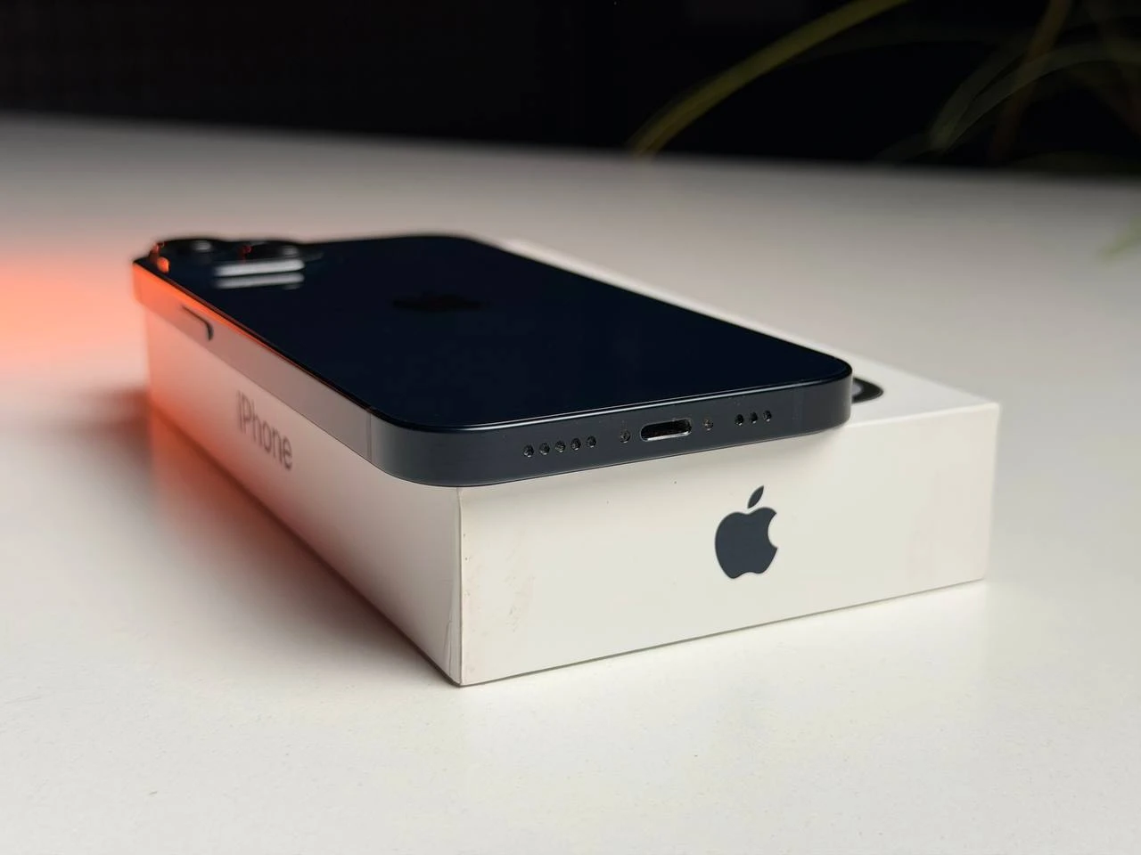 ВЖИВАНИЙ Б/У Apple iPhone 14 128GB Midnight (MPUF3) - Состояние: хороший | Аккумулятор: 88% | Комплектация: полный | Гарантия: 3 мес.