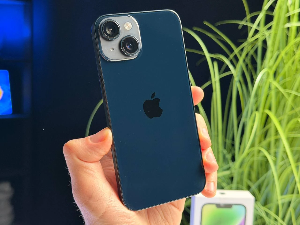 ВЖИВАНИЙ Б/У Apple iPhone 14 256GB Midnight eSim (MPVV3) - Состояние: хороший | Аккумулятор: 100% | Комплектация: полный | Гарантия: 3 мес.