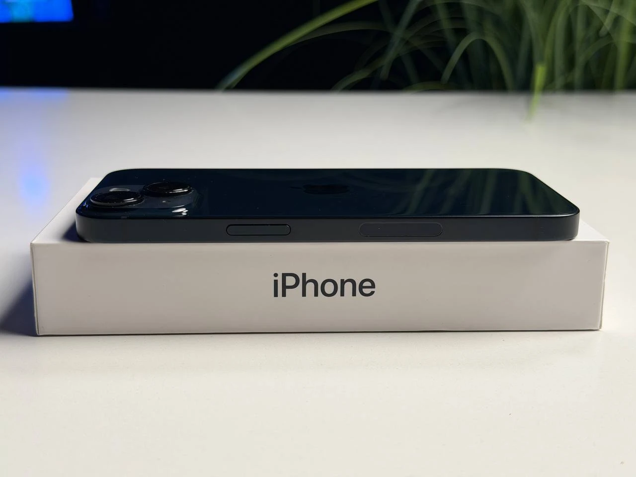 ВЖИВАНИЙ Б/У Apple iPhone 14 256GB Midnight eSim (MPVV3) - Состояние: хороший | Аккумулятор: 100% | Комплектация: полный | Гарантия: 3 мес.