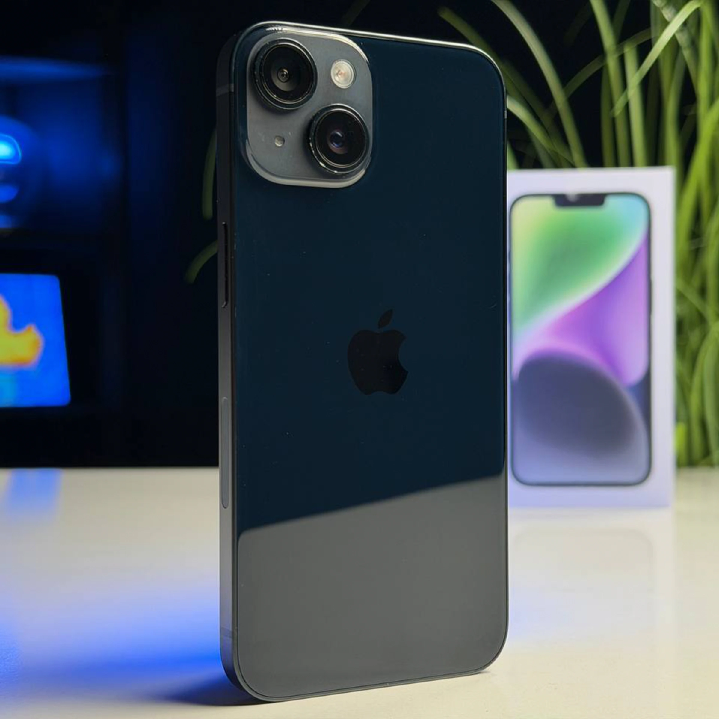 ВЖИВАНИЙ Б/У Apple iPhone 14 256GB Midnight eSim (MPVV3) - Состояние: хороший | Аккумулятор: 100% | Комплектация: полный | Гарантия: 3 мес.