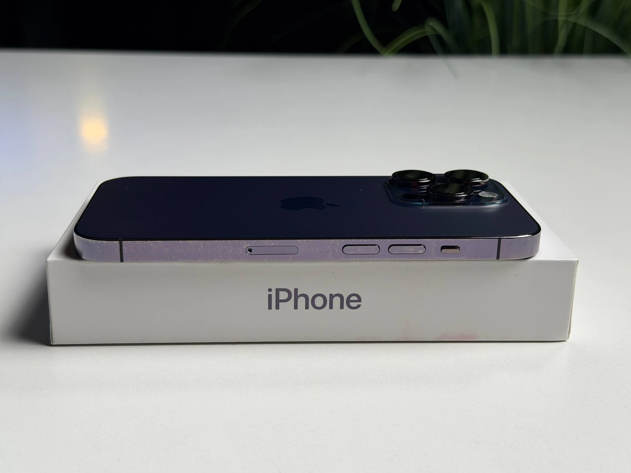 ВЖИВАНИЙ Б/У Apple iPhone 14 Pro 128GB Deep Purple (MQ0G3) - Состояние: хороший | Аккумулятор: 100% | Комплектация: полный | Гарантия: 3 мес.