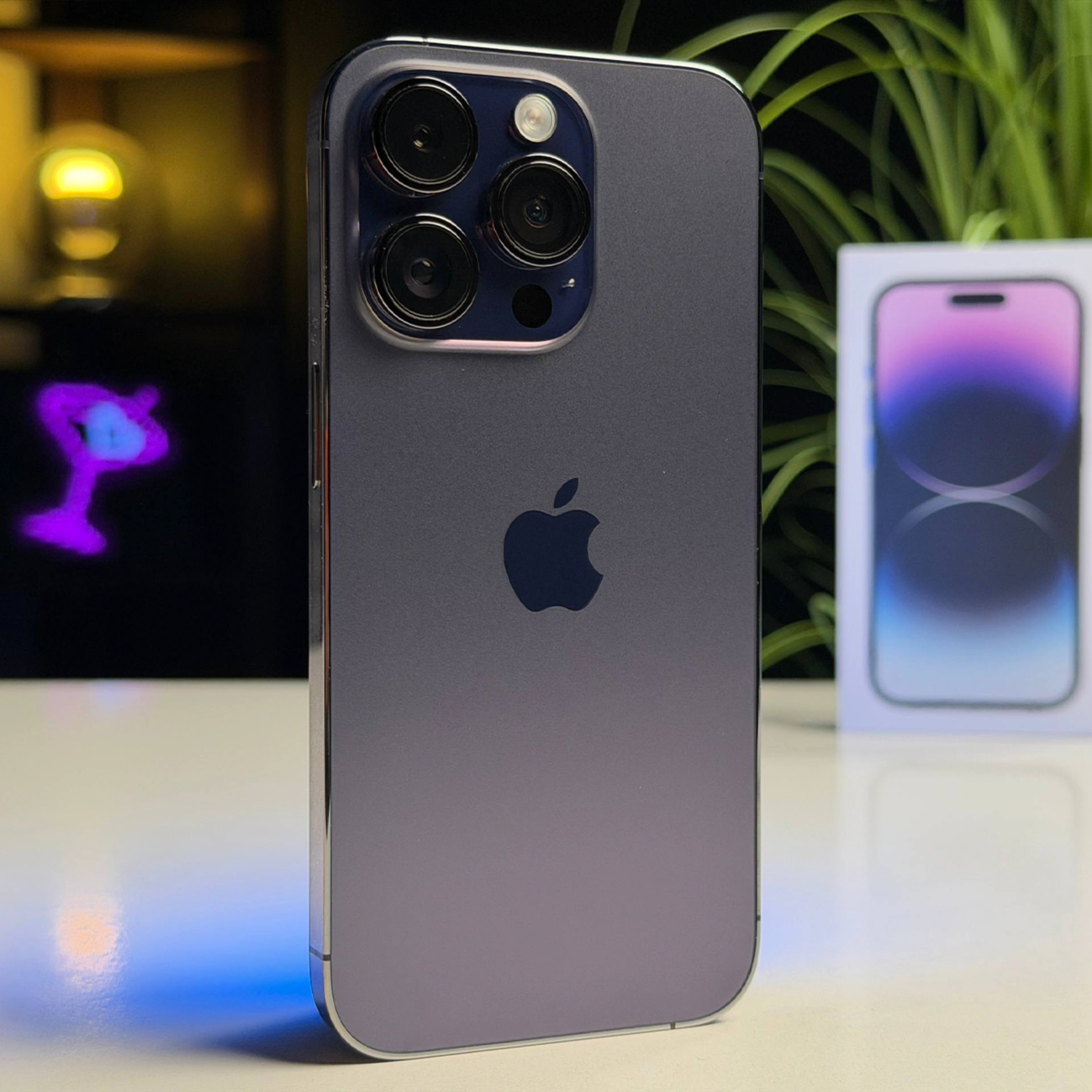 ВЖИВАНИЙ Б/У Apple iPhone 14 Pro 128GB Deep Purple (MQ0G3) - Состояние: хороший | Аккумулятор: 100% | Комплектация: полный | Гарантия: 3 мес.