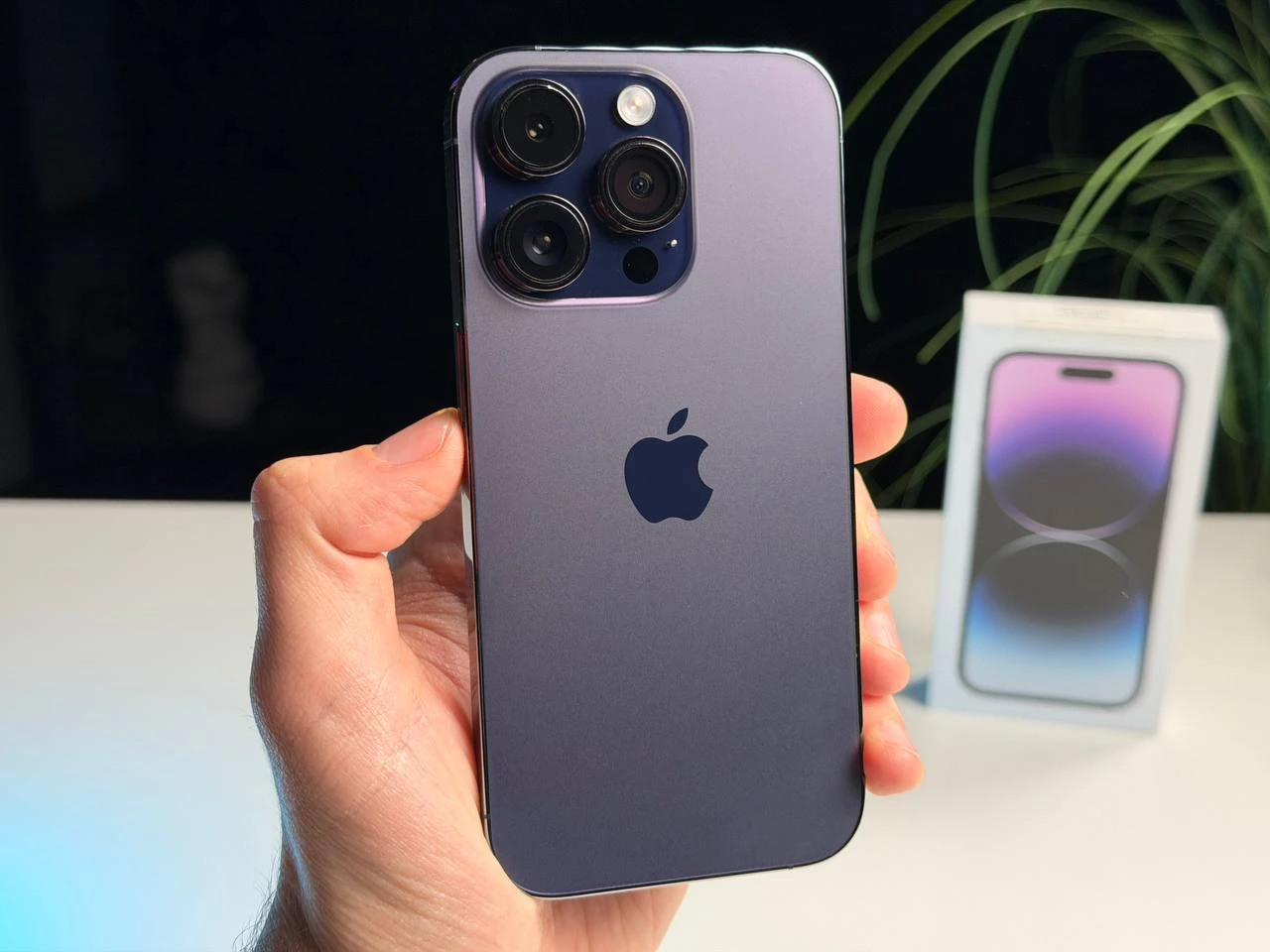 ВЖИВАНИЙ Б/У Apple iPhone 14 Pro 256GB Deep Purple (MQ1F3) - Состояние: хороший | Аккумулятор: 100% | Комплектация: полный | Гарантия: 3 мес.
