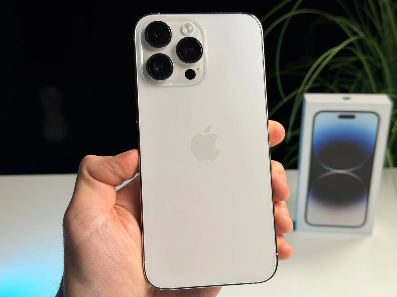 ВЖИВАНИЙ Б/У Apple iPhone 14 Pro Max 128GB Silver eSim (MQ8P3) - Состояние: хороший | Аккумулятор: 100% | Комплектация: полный | Гарантия: 3 мес.