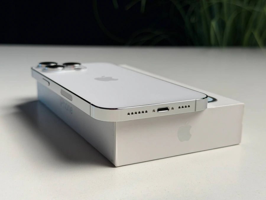 ВЖИВАНИЙ Б/У Apple iPhone 14 Pro Max 128GB Silver eSim (MQ8P3) - Состояние: хороший | Аккумулятор: 100% | Комплектация: полный | Гарантия: 3 мес.