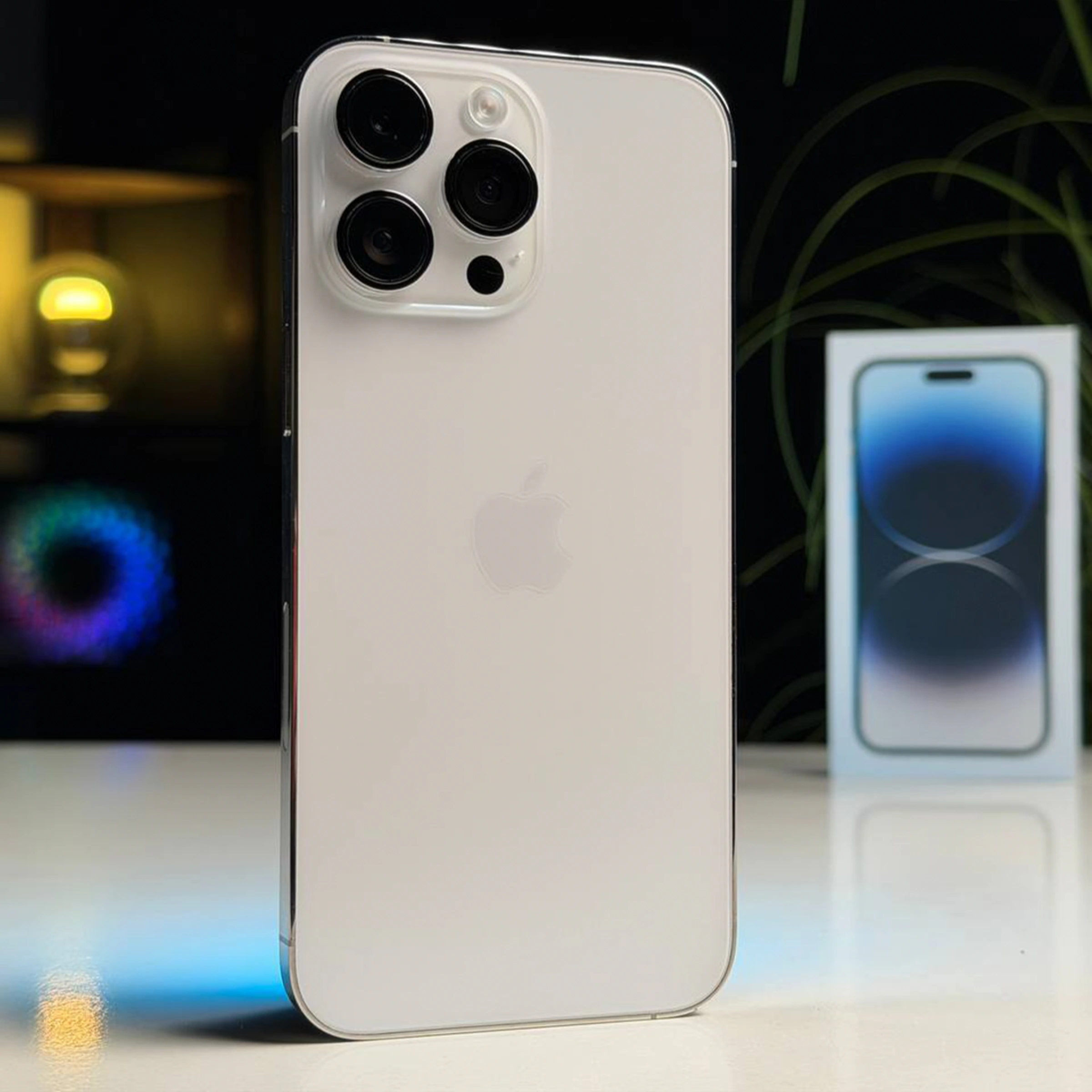 ВЖИВАНИЙ Б/У Apple iPhone 14 Pro Max 128GB Silver eSim (MQ8P3) - Состояние: хороший | Аккумулятор: 100% | Комплектация: полный | Гарантия: 3 мес.