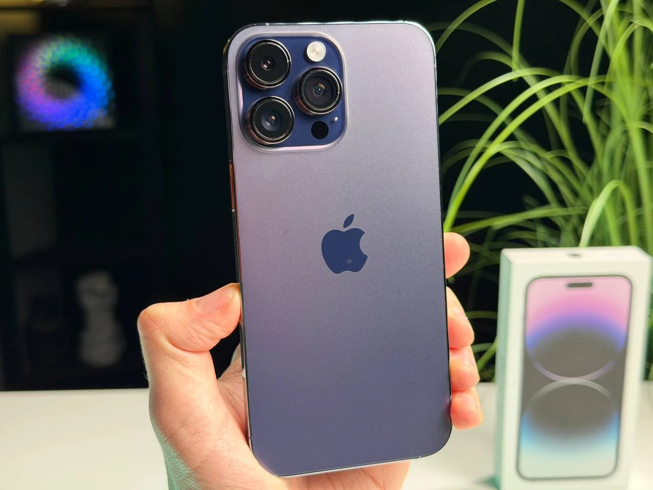 ВЖИВАНИЙ Б/У Apple iPhone 14 Pro Max 256GB Deep Purple (MQ9X3) - Состояние: хороший | Аккумулятор: 100% | Комплектация: полный | Гарантия: 3 мес.
