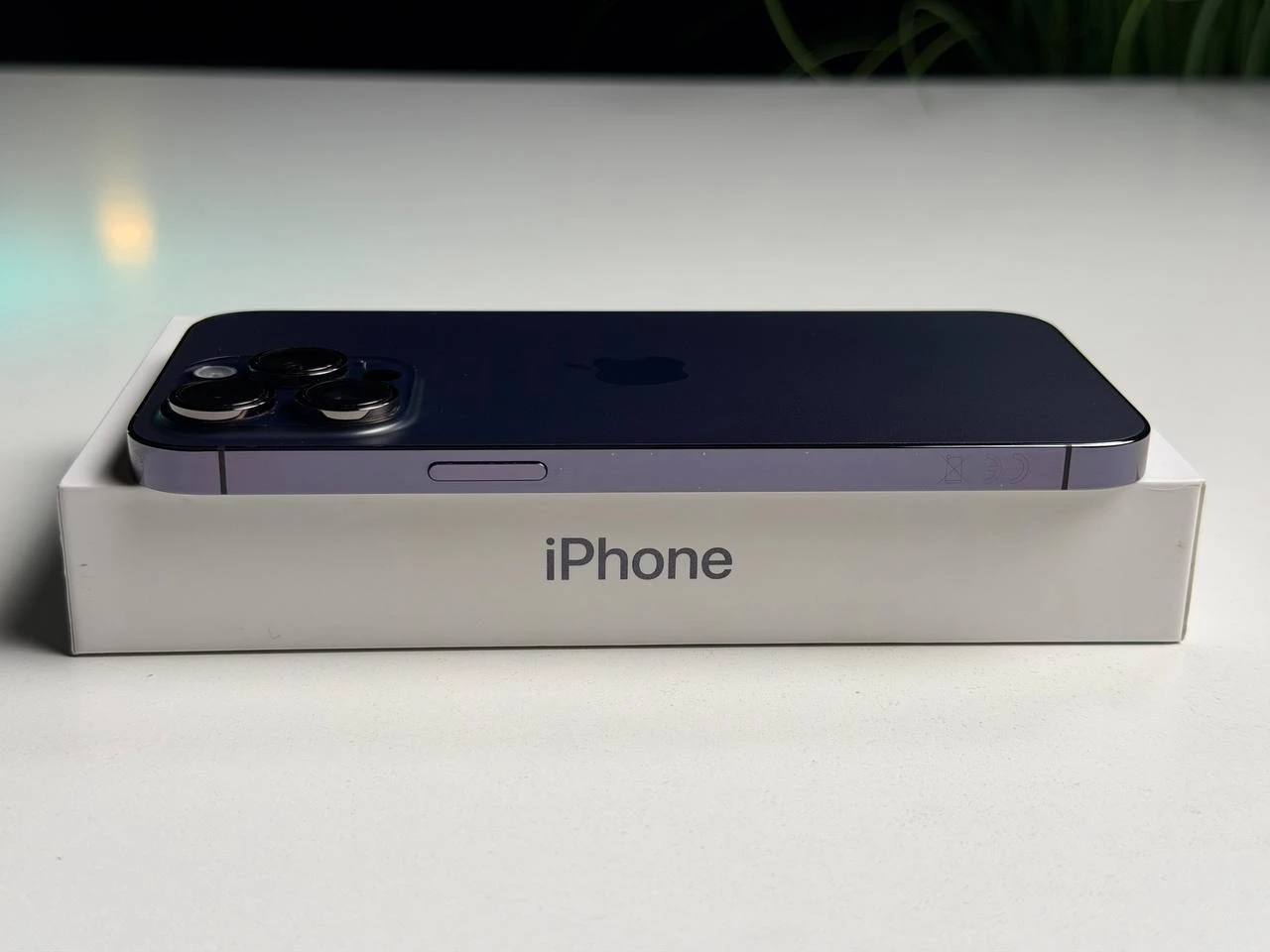 ВЖИВАНИЙ Б/У Apple iPhone 14 Pro Max 256GB Deep Purple (MQ9X3) - Состояние: хороший | Аккумулятор: 100% | Комплектация: полный | Гарантия: 3 мес.