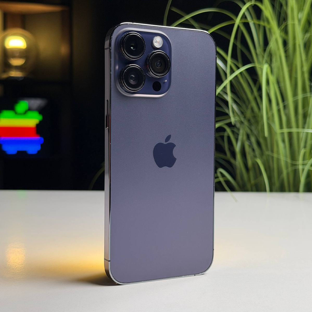 ВЖИВАНИЙ Б/У Apple iPhone 14 Pro Max 256GB Deep Purple (MQ9X3) - Состояние: хороший | Аккумулятор: 100% | Комплектация: iPhone, кабель | Гарантия: 3 мес.