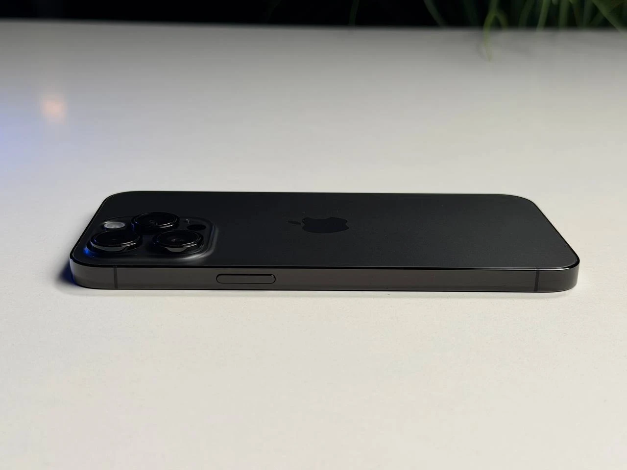 ВЖИВАНИЙ Б/У Apple iPhone 14 Pro Max 256GB Space Black (MQ9U3) - Состояние: хороший | Аккумулятор: 100% | Комплектация: iPhone, кабель | Гарантия: 3 мес.