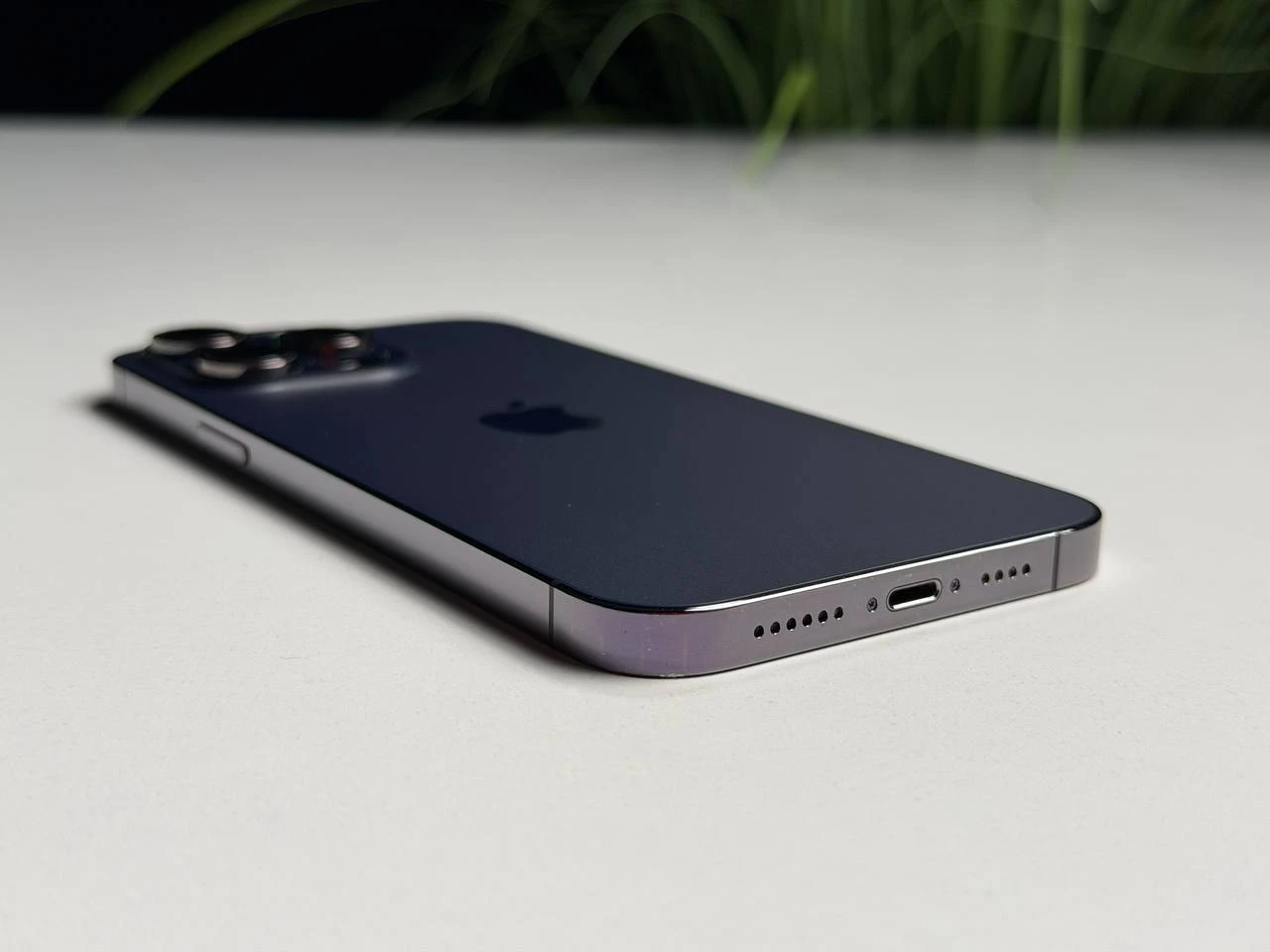 ВЖИВАНИЙ Б/У Apple iPhone 14 Pro Max 512GB Deep Purple (MQAM3) - Состояние: хороший | Аккумулятор: 100% | Комплектация: iPhone, кабель | Гарантия: 3 мес.