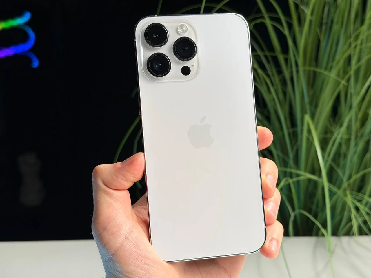 ВЖИВАНИЙ Б/У Apple iPhone 14 Pro Max 512GB Silver (MQAH3) - Состояние: хороший | Аккумулятор: 100% | Комплектация: iPhone, кабель | Гарантия: 3 мес.