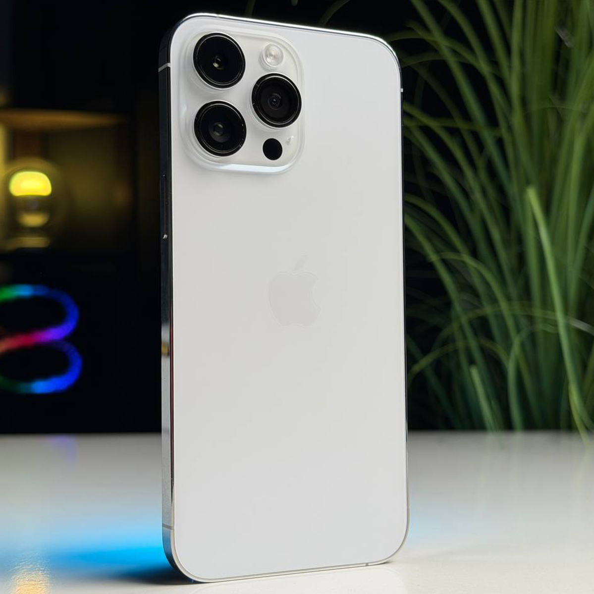 ВЖИВАНИЙ Б/У Apple iPhone 14 Pro Max 512GB Silver (MQAH3) - Состояние: хороший | Аккумулятор: 100% | Комплектация: iPhone, кабель | Гарантия: 3 мес.