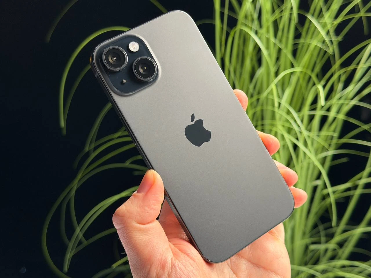 ВЖИВАНИЙ Б/У Apple iPhone 15 256GB Black (MTP63) - Состояние: хороший | Аккумулятор: 89% | Комплектация: полный | Гарантия: 3 мес.