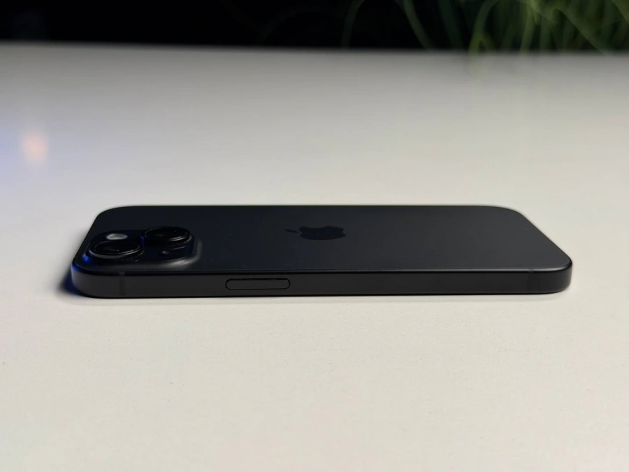 ВЖИВАНИЙ Б/У Apple iPhone 15 256GB Black (MTP63) - Состояние: хороший | Аккумулятор: 89% | Комплектация: полный | Гарантия: 3 мес.