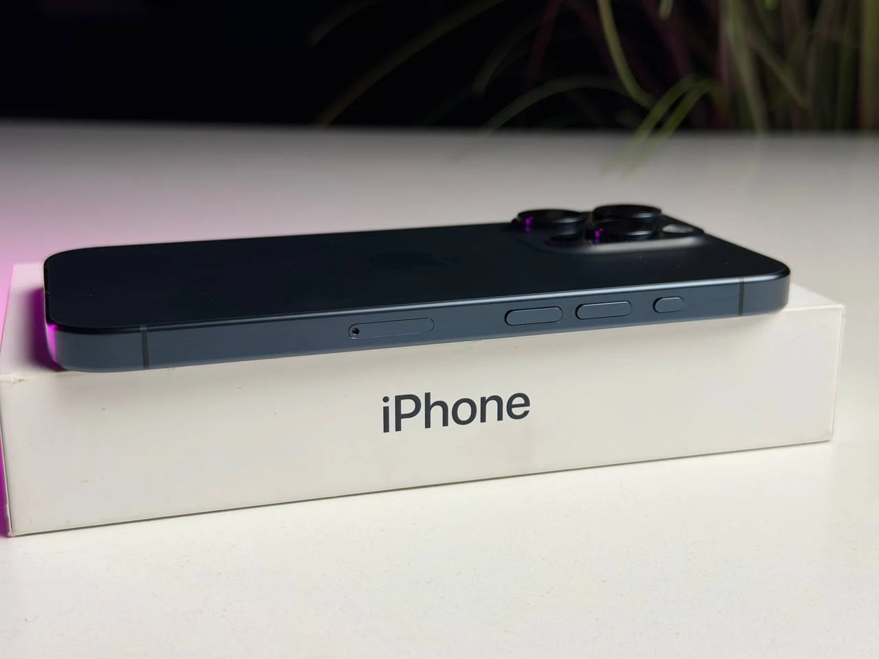 ВЖИВАНИЙ Б/У Apple iPhone 15 Pro 128GB Blue Titanium (MTV03) - Состояние: хороший | Аккумулятор: 88% | Комплектация: полный | Гарантия: 3 мес.