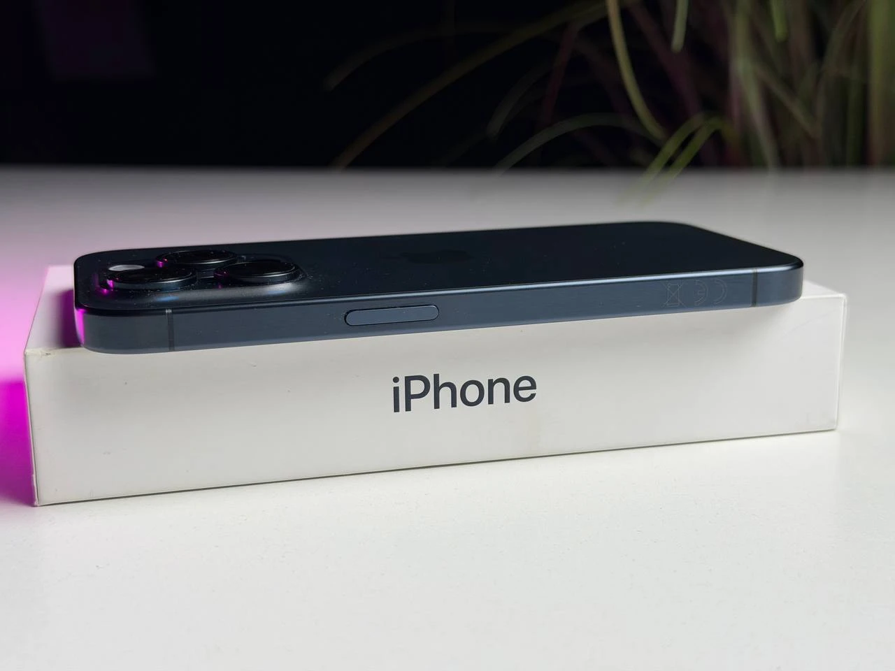 ВЖИВАНИЙ Б/У Apple iPhone 15 Pro 128GB Blue Titanium (MTV03) - Состояние: хороший | Аккумулятор: 88% | Комплектация: полный | Гарантия: 3 мес.