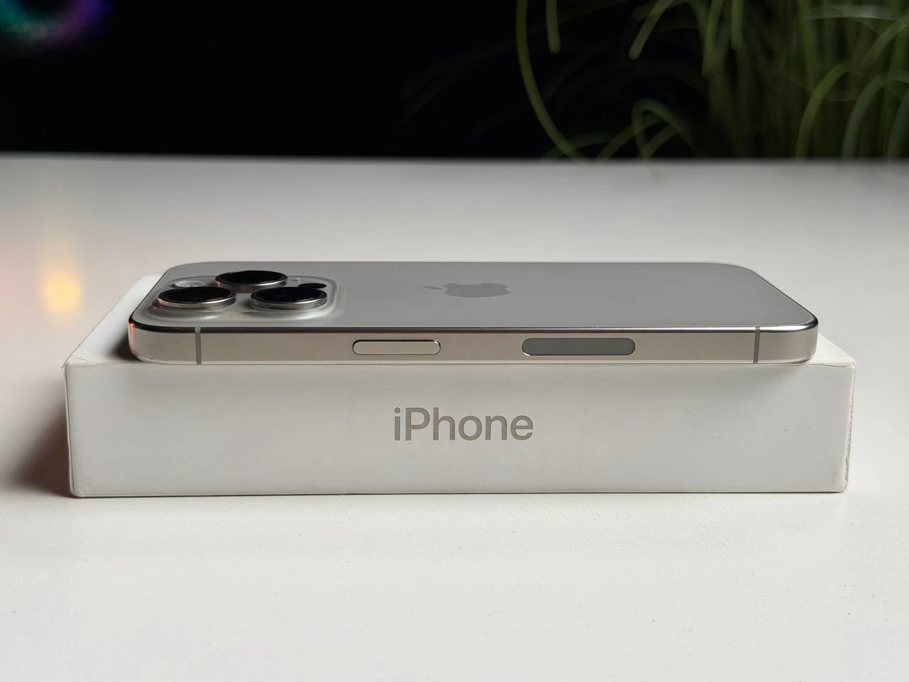 ВЖИВАНИЙ Б/У Apple iPhone 15 Pro 128GB Natural Titanium eSim (MTQP3) - Состояние: хороший | Аккумулятор: 100% | Комплектация: полный | Гарантия: 3 мес.