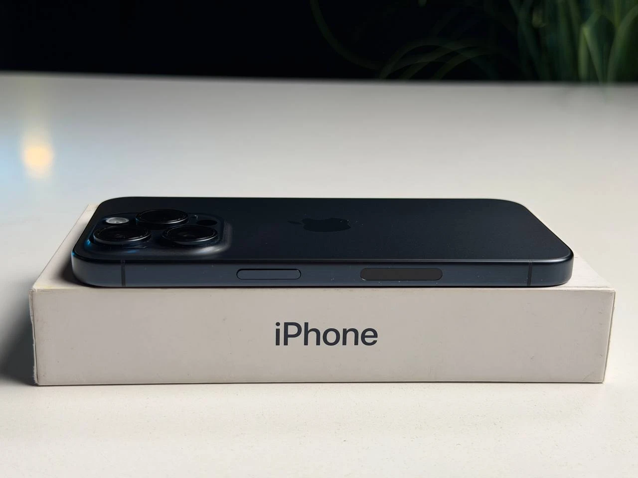 ВЖИВАНИЙ Б/У Apple iPhone 15 Pro 1TB Blue Titanium eSim (MTU63) - Состояние: хороший | Аккумулятор: 100% | Комплектация: полный | Гарантия: 3 мес.