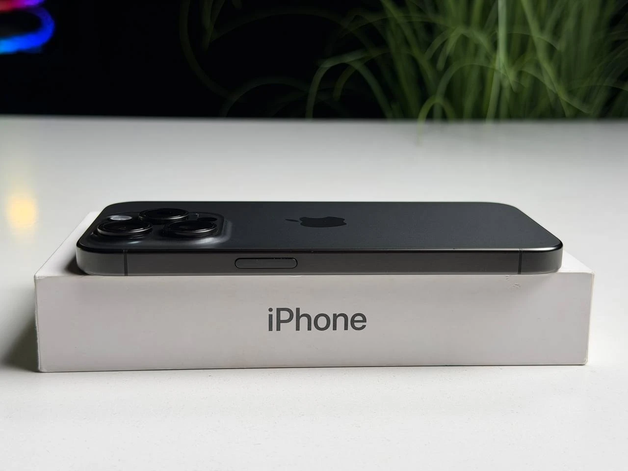 ВЖИВАНИЙ Б/У Apple iPhone 15 Pro 512GB Black Titanium (MTV73) - Состояние: хороший | Аккумулятор: 88% | Комплектация: полный | Гарантия: 3 мес.