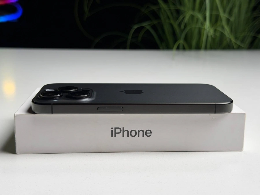 ВЖИВАНИЙ Б/У Apple iPhone 15 Pro 512GB Black Titanium (MTV73) - Состояние: хороший | Аккумулятор: 88% | Комплектация: полный | Гарантия: 3 мес.