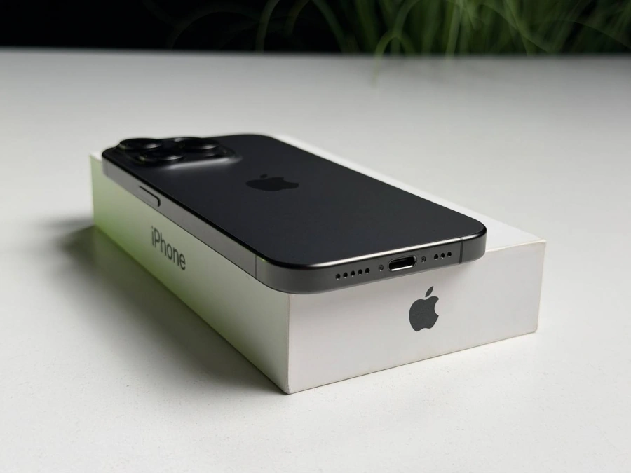ВЖИВАНИЙ Б/У Apple iPhone 15 Pro 512GB Black Titanium (MTV73) - Состояние: хороший | Аккумулятор: 88% | Комплектация: полный | Гарантия: 3 мес.