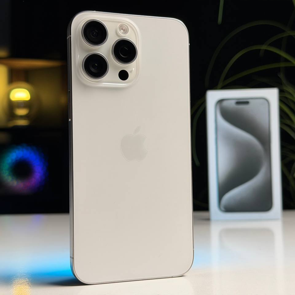 ВЖИВАНИЙ Б/У Apple iPhone 15 Pro Max 1TB White Titanium (MU7H3) - Состояние: хороший | Аккумулятор: 100% | Комплектация: полный | Гарантия: 3 мес.