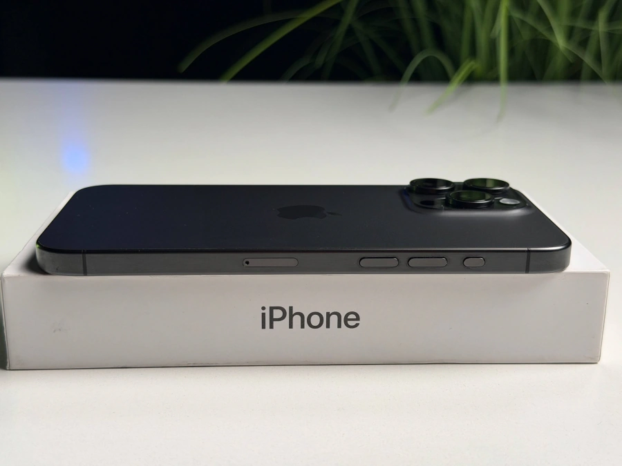 ВЖИВАНИЙ Б/У Apple iPhone 15 Pro Max 256GB Black Titanium (MU773) - Стан: гарний | Акумулятор: 100% | Комплектація: повний | Гарантія: 3 міс.