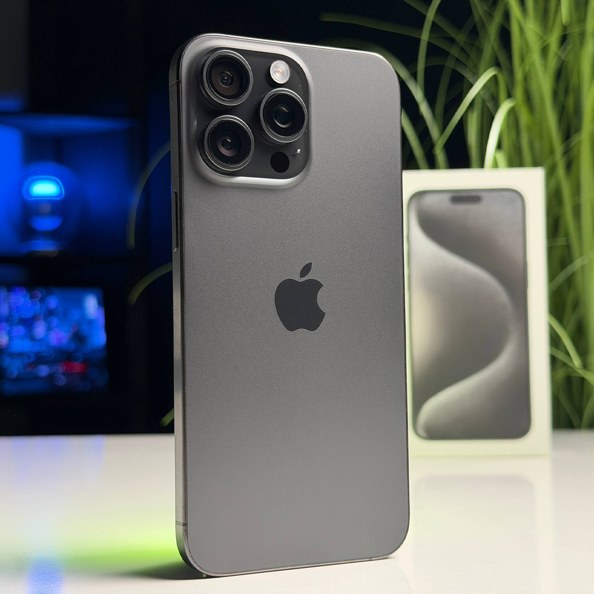 ВЖИВАНИЙ Б/У Apple iPhone 15 Pro Max 256GB Black Titanium (MU773) - Состояние: хороший | Аккумулятор: 100% | Комплектация: полный | Гарантия: 3 мес.