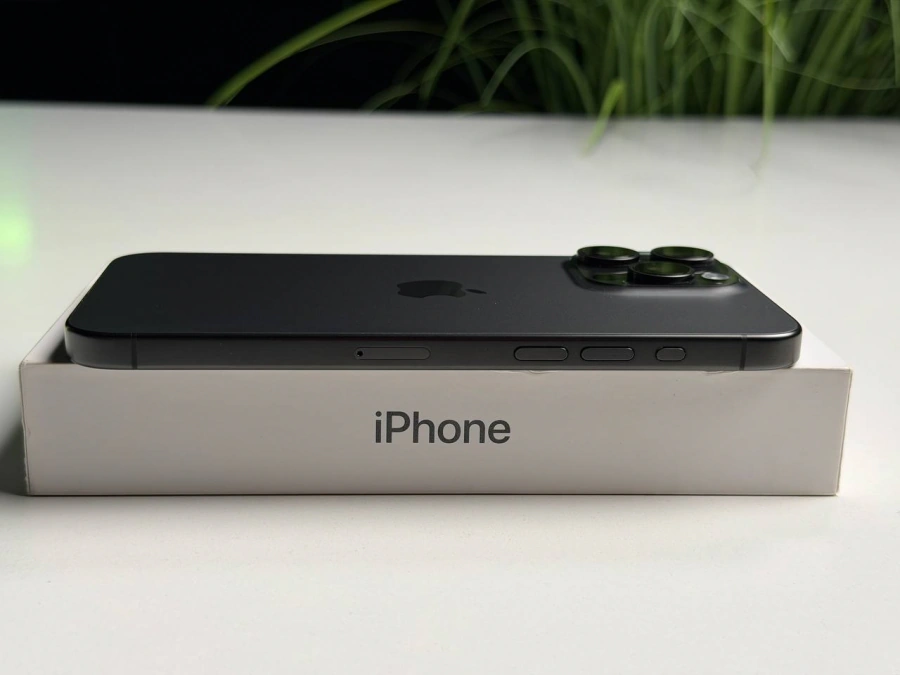 ВЖИВАНИЙ Б/У Apple iPhone 15 Pro Max 256GB Black Titanium (MU773) - Состояние: идеальный | Аккумулятор: 88% | Комплектация: полный | Гарантия: 3 мес.