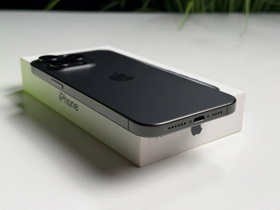 ВЖИВАНИЙ Б/У Apple iPhone 15 Pro Max 256GB Black Titanium (MU773) - Состояние: идеальный | Аккумулятор: 88% | Комплектация: полный | Гарантия: 3 мес.
