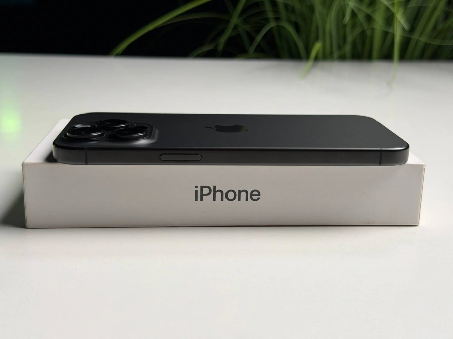 ВЖИВАНИЙ Б/У Apple iPhone 15 Pro Max 256GB Black Titanium (MU773) - Состояние: идеальный | Аккумулятор: 88% | Комплектация: полный | Гарантия: 3 мес.