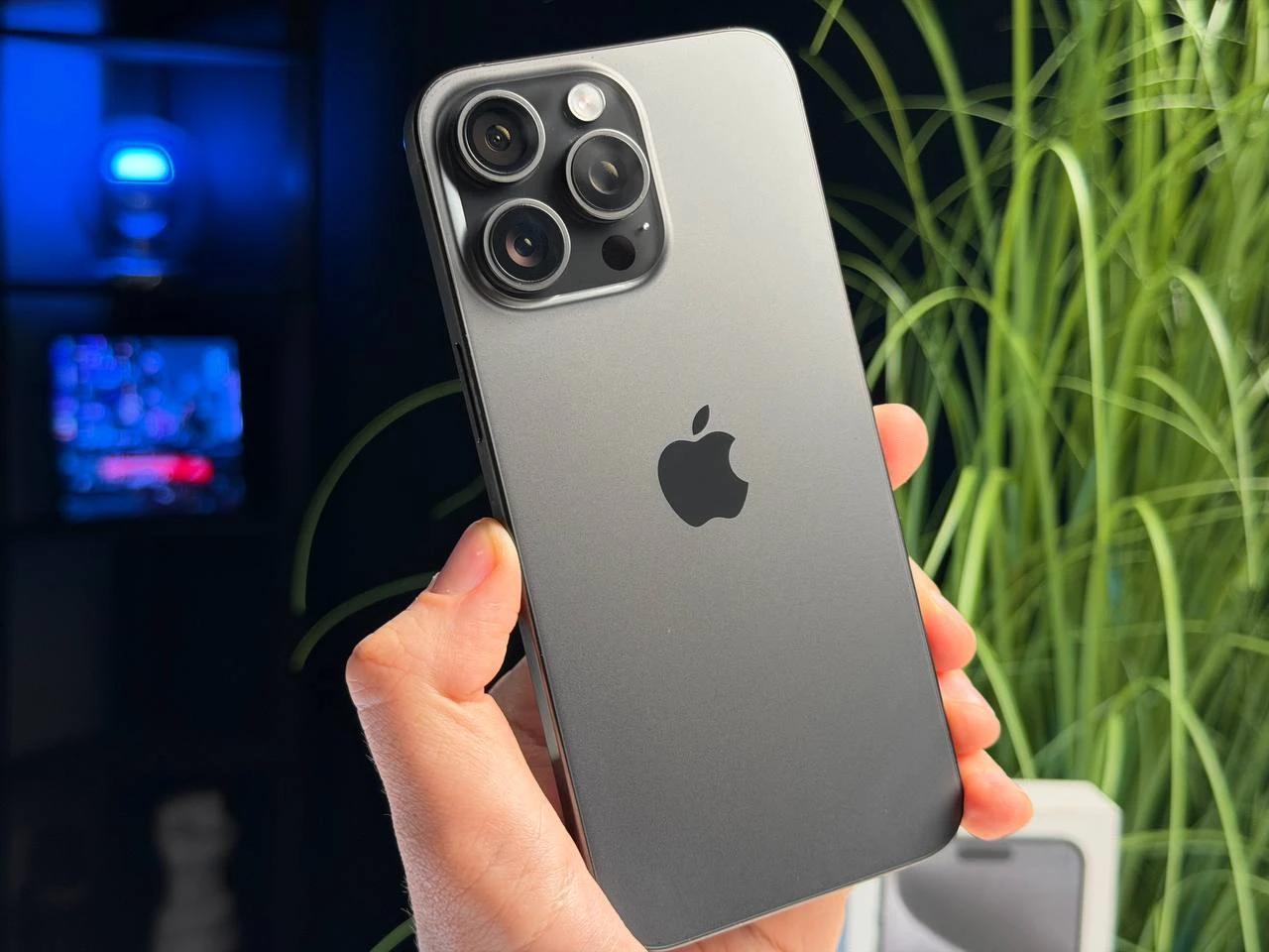 ВЖИВАНИЙ Б/У Apple iPhone 15 Pro Max 256GB Black Titanium (MU773) - Состояние: хороший | Аккумулятор: 100% | Комплектация: полный | Гарантия: 3 мес.