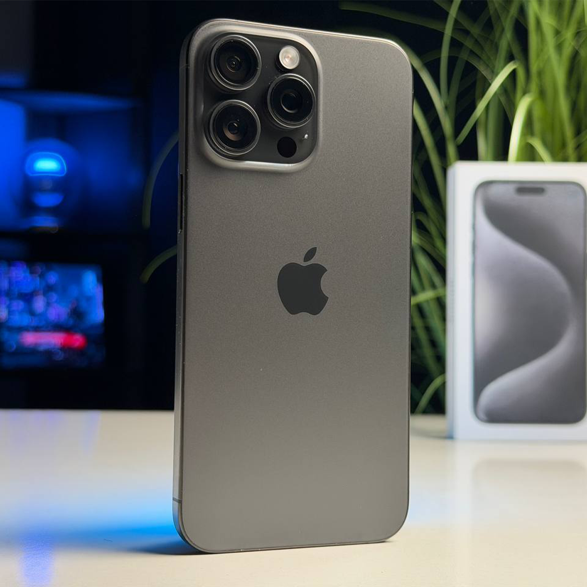 ВЖИВАНИЙ Б/У Apple iPhone 15 Pro Max 256GB Black Titanium (MU773) - Состояние: хороший | Аккумулятор: 100% | Комплектация: полный | Гарантия: 3 мес.