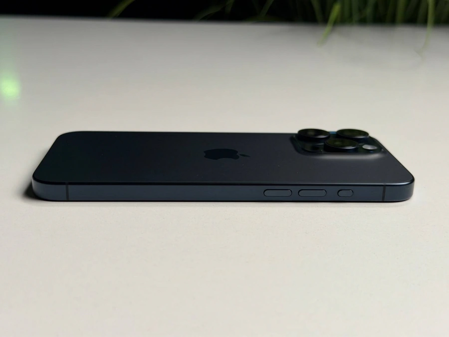 ВЖИВАНИЙ Б/У Apple iPhone 15 Pro Max 256GB Blue Titanium eSim (MU693) - Стан: ідеальний | Акумулятор: 87% | Комплектація: iPhone, кабель | Гарантія: 3 міс.