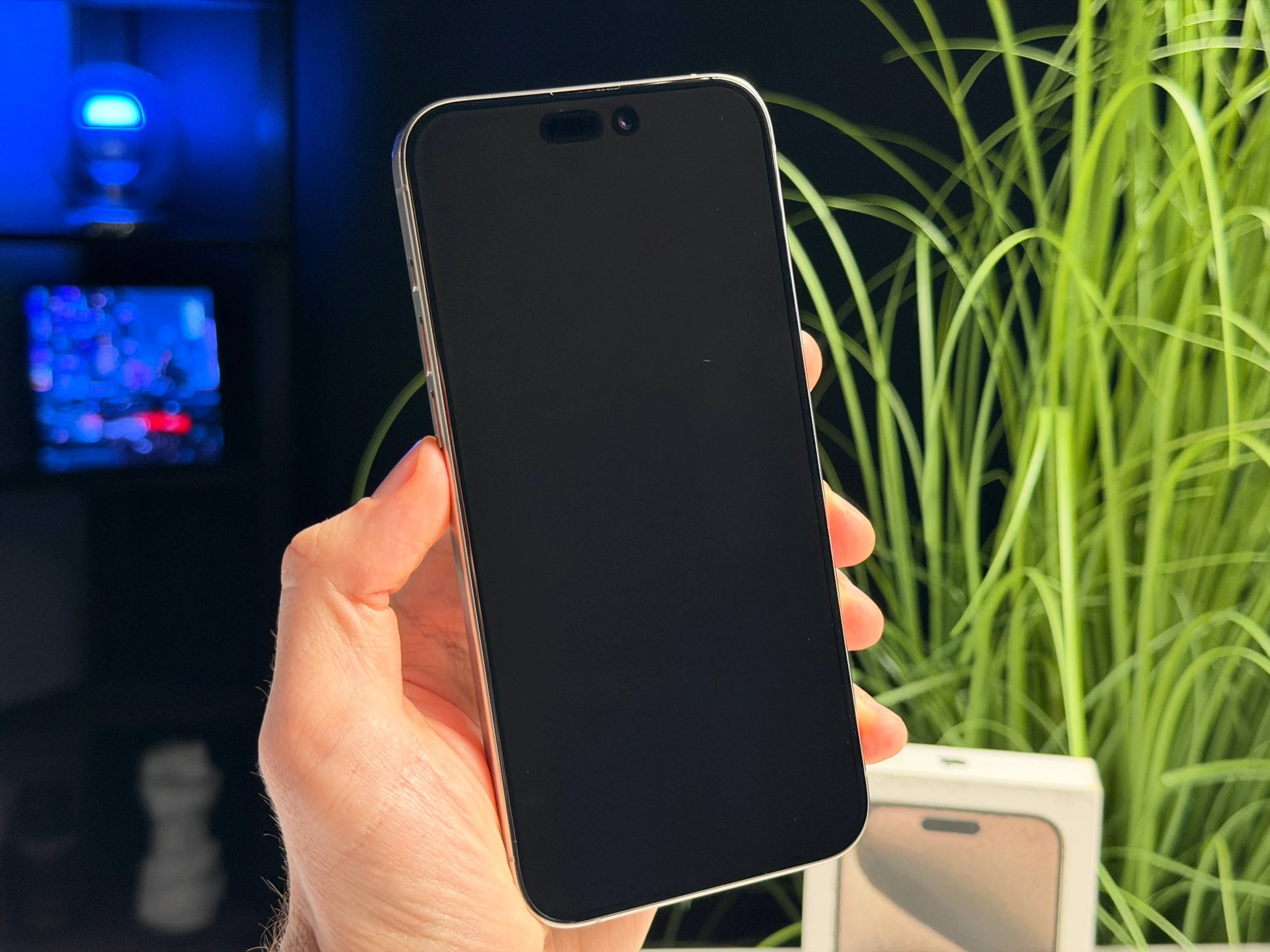 ВЖИВАНИЙ Б/У Apple iPhone 15 Pro Max 256GB Natural Titanium eSim (MU683) - Состояние: хороший | Аккумулятор: 100% | Комплектация: полный | Гарантия: 3 мес.