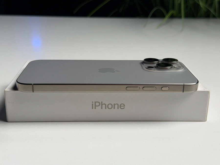 ВЖИВАНИЙ Б/У Apple iPhone 15 Pro Max 256GB Natural Titanium eSim (MU683) - Стан: гарний | Акумулятор: 100% | Комплектація: повний | Гарантія: 3 міс.