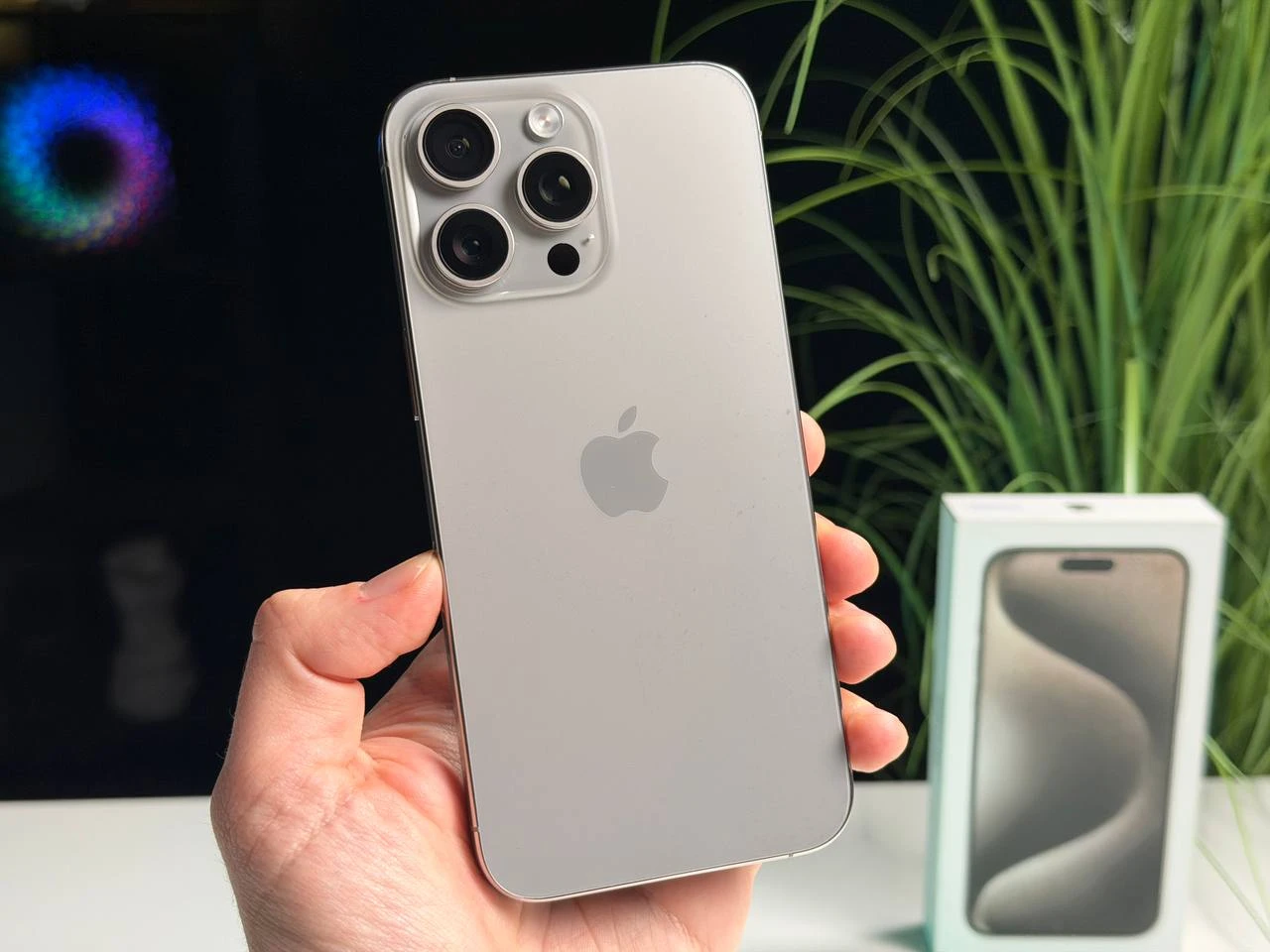 ВЖИВАНИЙ Б/У Apple iPhone 15 Pro Max 256GB Natural Titanium eSim (MU683) - Состояние: хороший | Аккумулятор: 88% | Комплектация: полный | Гарантия: 3 мес.